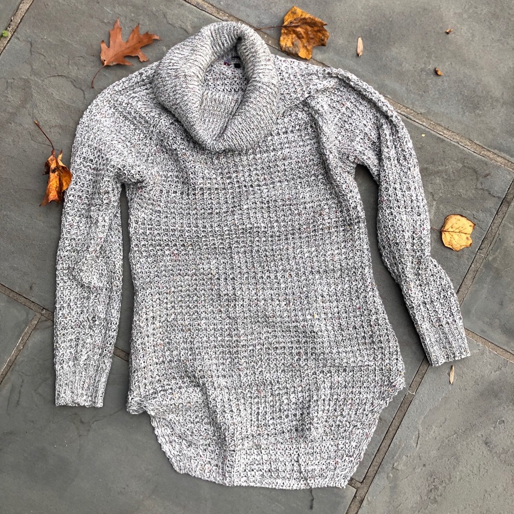 Basic knit cowl neck scalloped hem sweater.